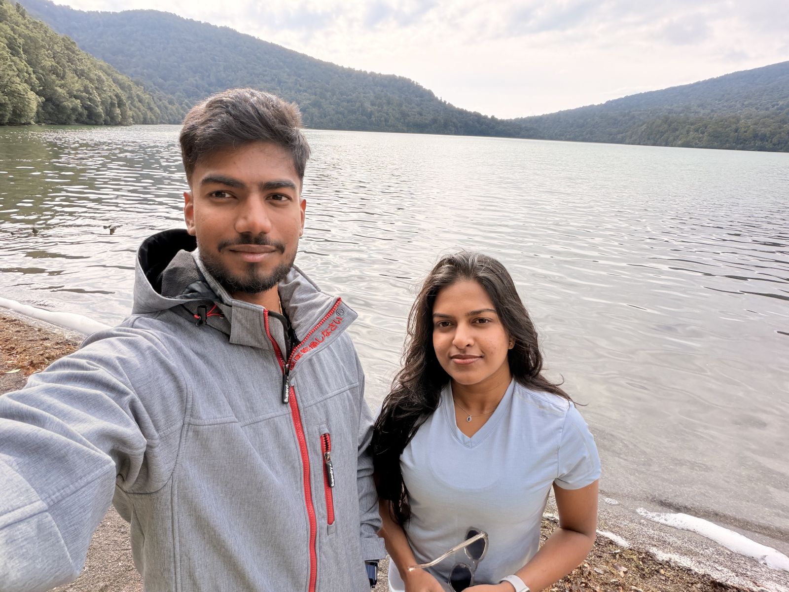 Selfie at the lake edge on the Lake Rotopounamu loop track